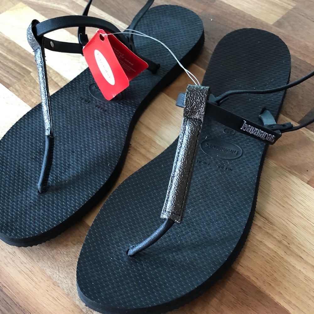 Havaianas Women’s Black Sandals with Metallic Gunmetal T-Strap